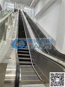 深圳市光明城高铁站扶梯外包板项目顺利骏工，感谢客户、领导亲临指导和大力支持?。?！